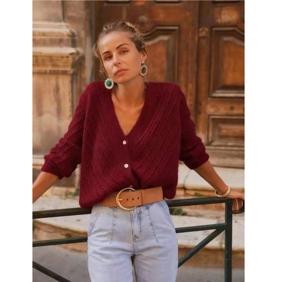 V-Cut Buttoned Down Burgundy Knit Cardigan Textured, Long Sleeve - Picture 2 of 6